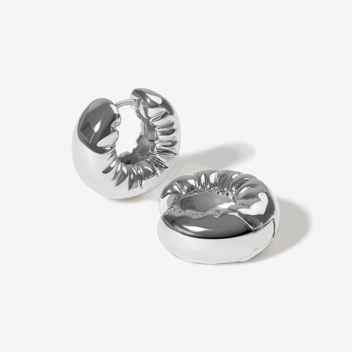 【HYERES LOR】Champagne Moon silver gutteu oval earring M HYERES LOR】Champagne Moon Silver Gutte Oval Earrings (M)