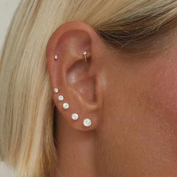 Vince round diamond piercing