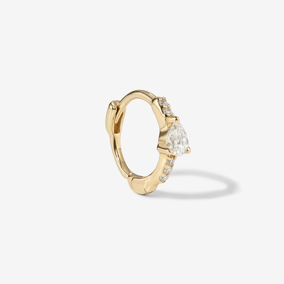 Marmot huggie piercing
