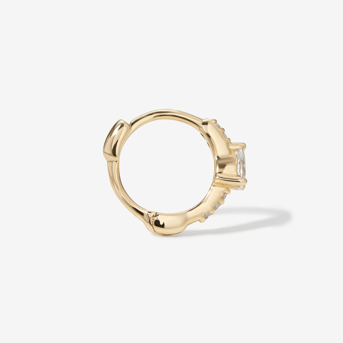 Marmot huggie piercing