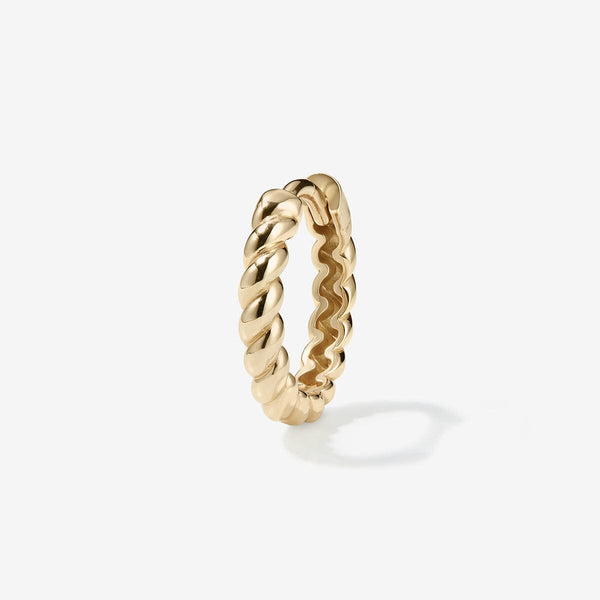 Smith rope hoop piercing