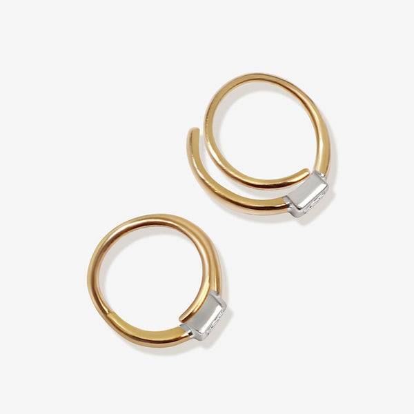 Meta twist earrings