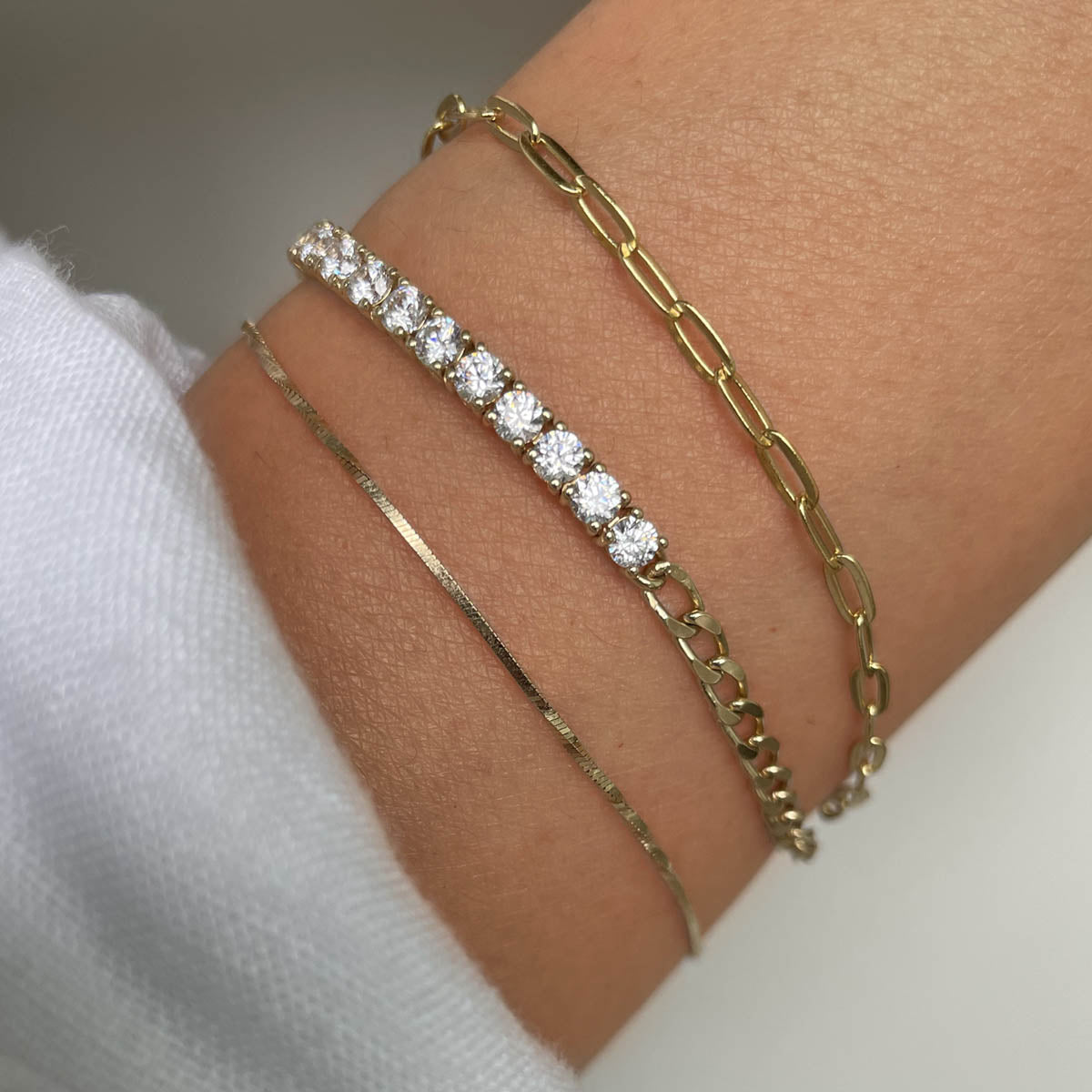 Extra Small Curb Chain Bracelet with Single Floating Diamond